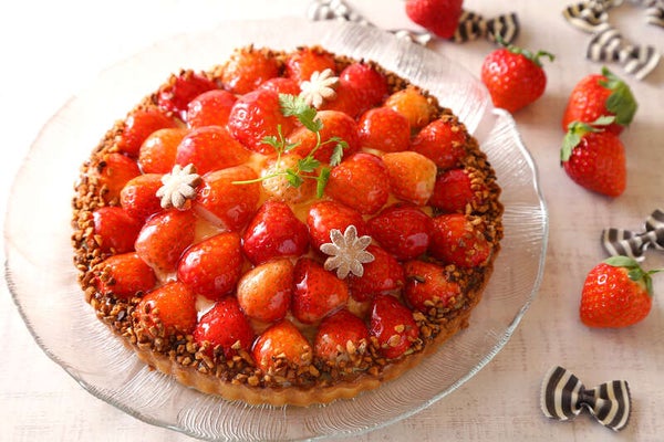 【栃木県内発】 季節限定!ホテルメイド『ストロベリー』スイーツ&ランチブッフェ 春色の成田山新勝寺と大迫力の飛行機ビューポイント『成田市さくらの山』日帰り2